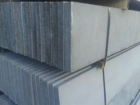 Betonplaat grijs - 30 cm hoog
