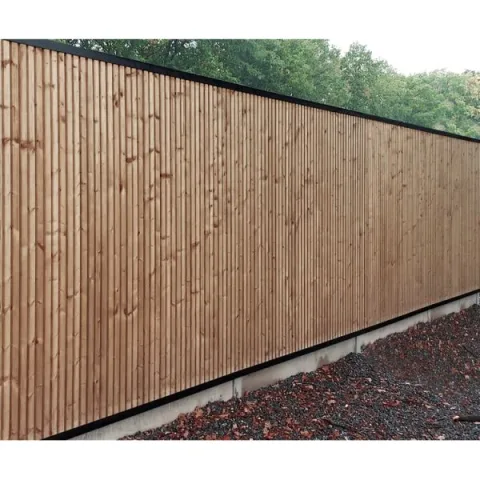 Tuinwand Thermowood ribbel verticaal