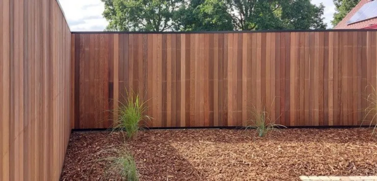 Aluminium profielen voor tuinwand verticaal