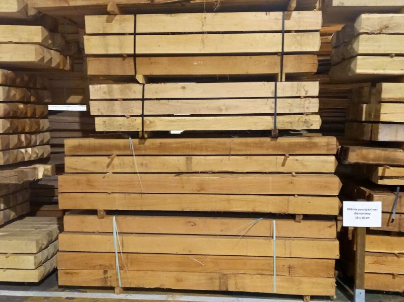 Robinia balken - 12 x 12 cm - fijnbezaagd